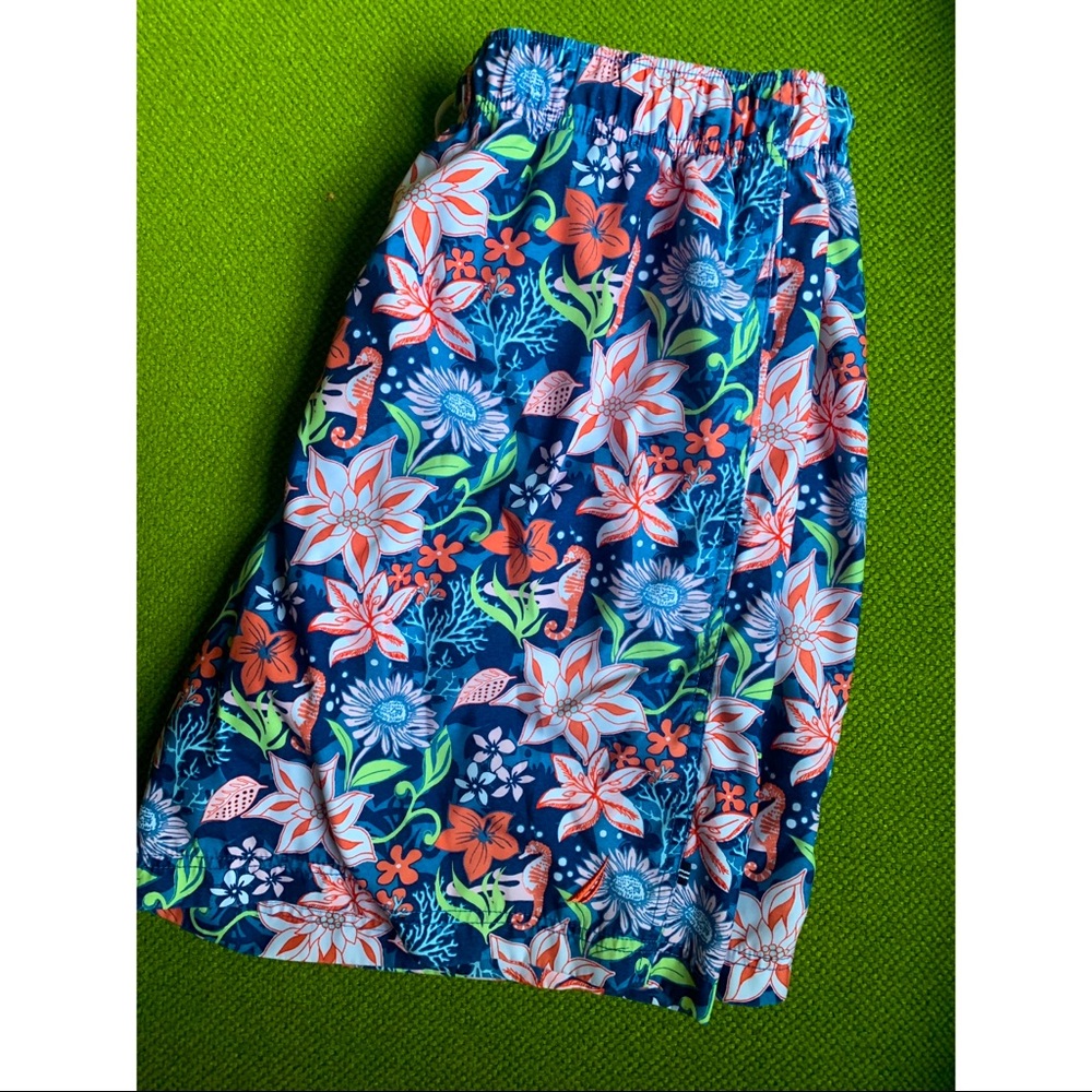 Excellent shape nautica swim trunks floral xl